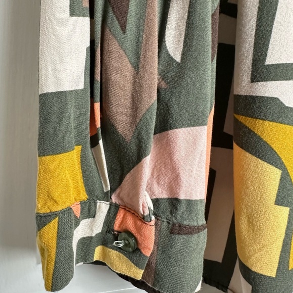 Big Dart statement abstract artistic multi color long sleeve button down size 6 - Picture 7 of 8